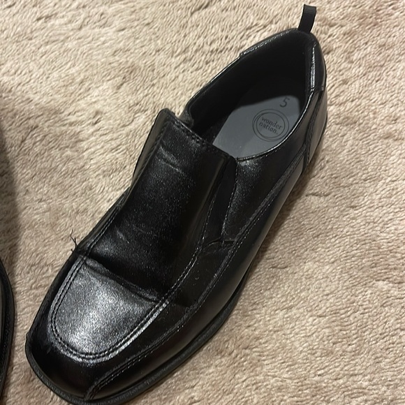 Boys Black Dress Shoes - Picture 3 of 6